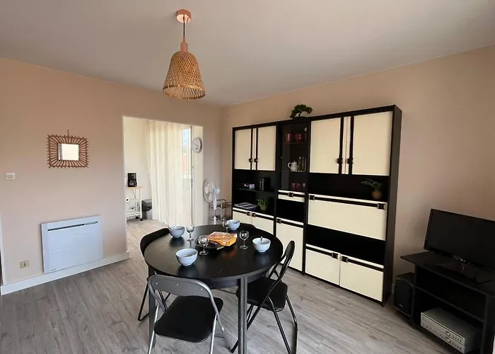 2 Etoiles A 50m De La Avec Balcon Et Parking Prive - Fr-1-619-143