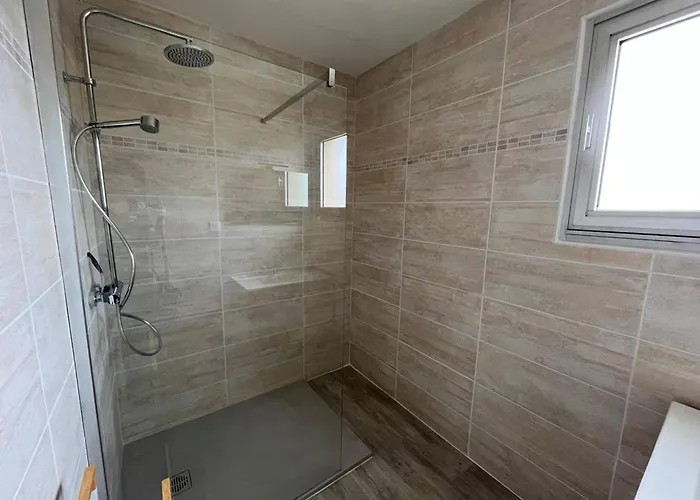 2 Etoiles A 50m De La Avec Balcon Et Parking Prive - Fr-1-619-143 * Narbona