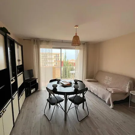 2 Etoiles A 50m De La Avec Balcon Et Parking Prive - Fr-1-619-143 Apartment