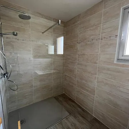 2 Etoiles A 50m De La Avec Balcon Et Parking Prive - Fr-1-619-143 * Narbonne